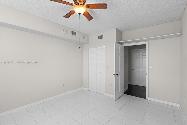 Building Photo - 2351 W Preserve Way