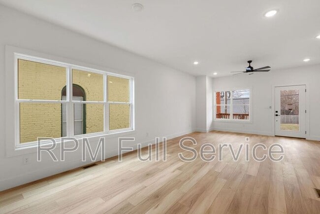 Building Photo - 1715 Heiman St