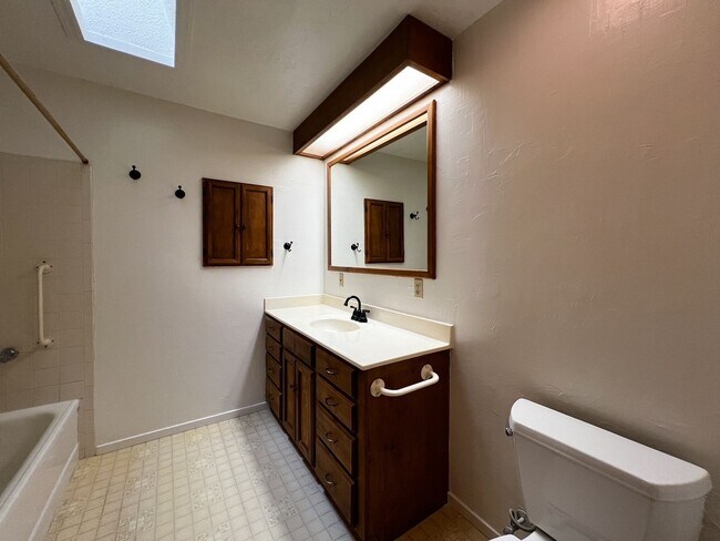 Building Photo - Charming 2 Bedroom, 2 Bathroom Home in Napa