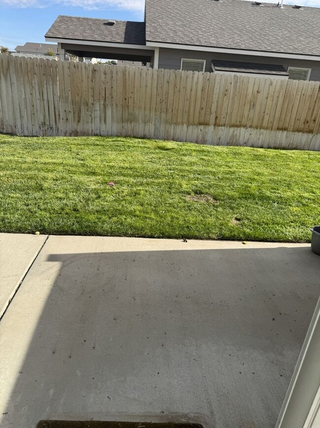 Building Photo - Furnished Hermiston Rental