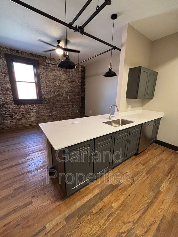 Building Photo - 34 1st St NE