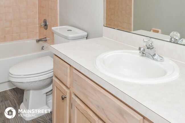 Building Photo - 611 Hibernia Oaks Dr