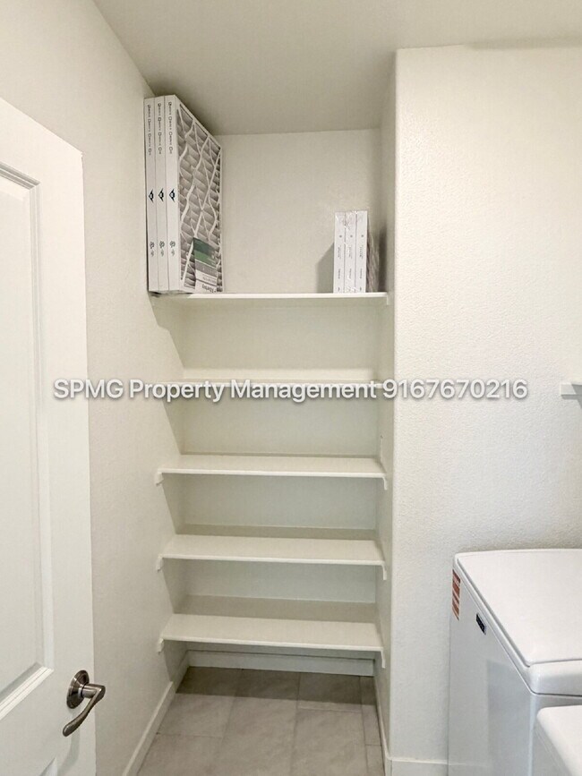 Building Photo - "Modern Rocklin Home : Spacious 3-Bedroom Home with Elegant Hardwood Accents!"