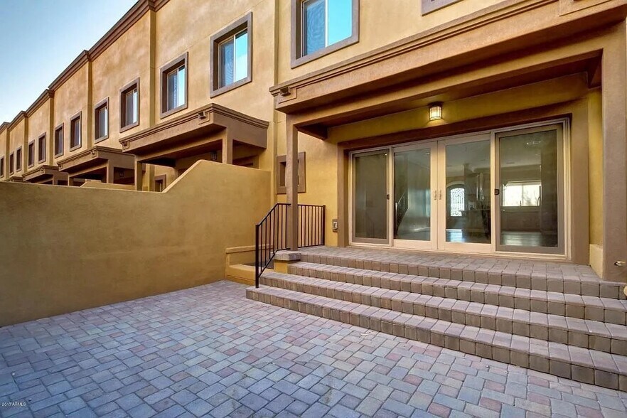Building Photo - 2608 E Turney Ave