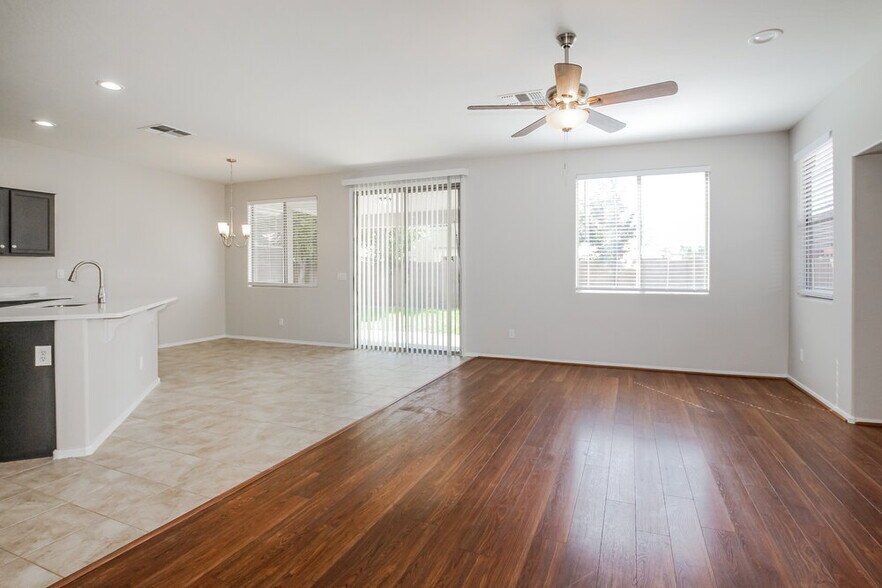 Building Photo - 16855 W Ironwood St