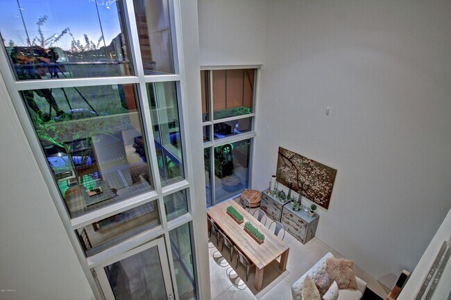 Building Photo - Stylish 2 Bed | 2 Bath Condo in Prime Scot...