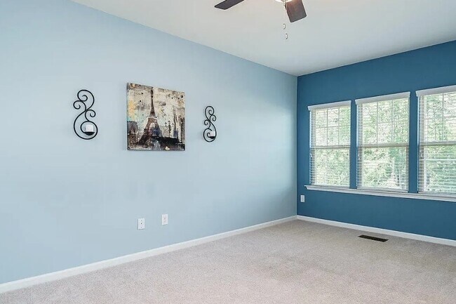 Building Photo - 5403 Cambridgeshire Loop