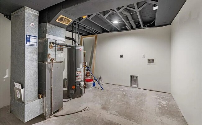 Building Photo - 6111 W 58th St