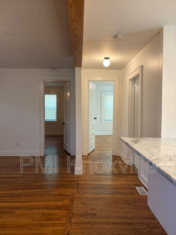 Building Photo - 2522 Vincinda Cir