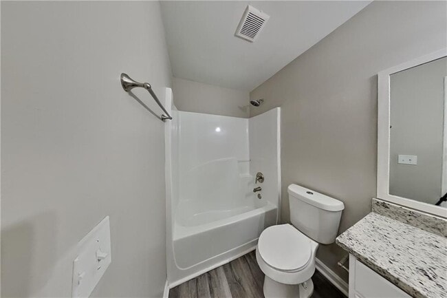 Building Photo - 5665 Enchantress Ln NE