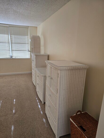 Building Photo - 933 Cypress Grove Dr