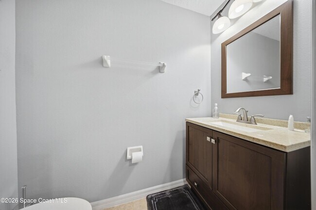 Building Photo - 2039 Tullagee Ave