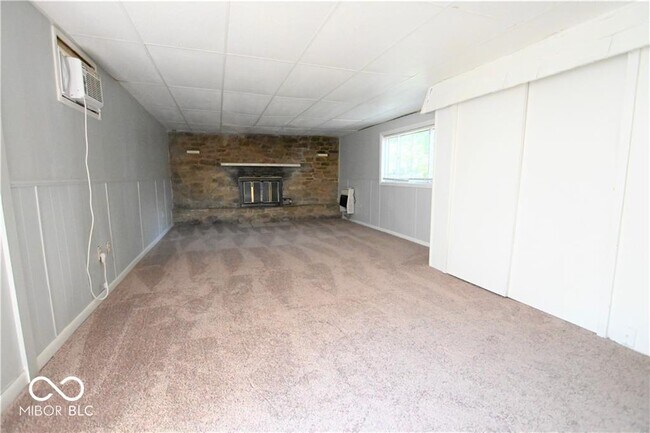 Building Photo - 4940 Leone Dr