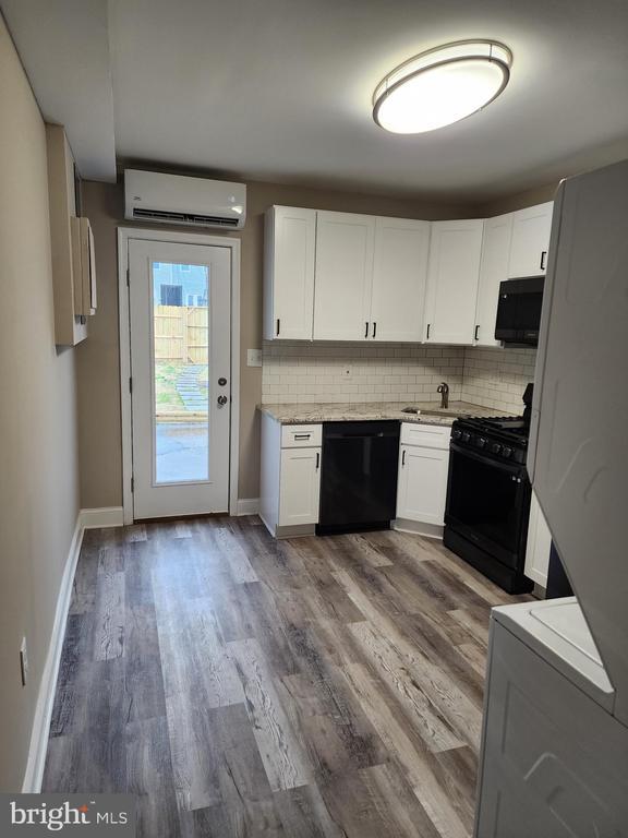 Building Photo - 3321 Paine St