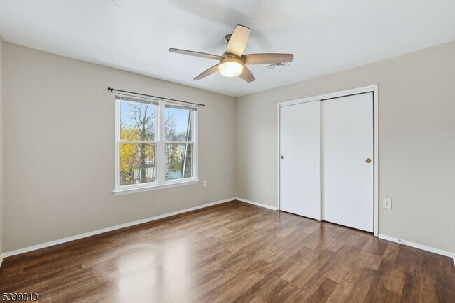 Building Photo - 253 Park Ave