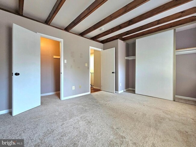 Building Photo - 8561 Southlawn Ct