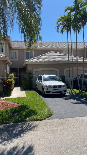 Primary Photo - 2167 Madeira Dr