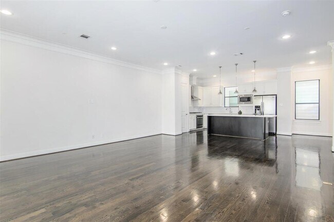 Building Photo - 1508 Johnson St