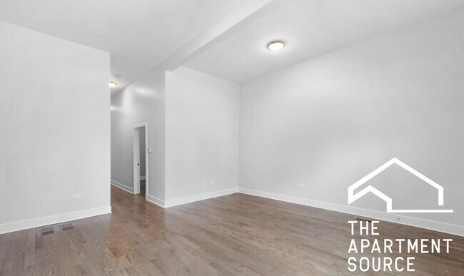 Building Photo - 2421 N Clybourn Ave