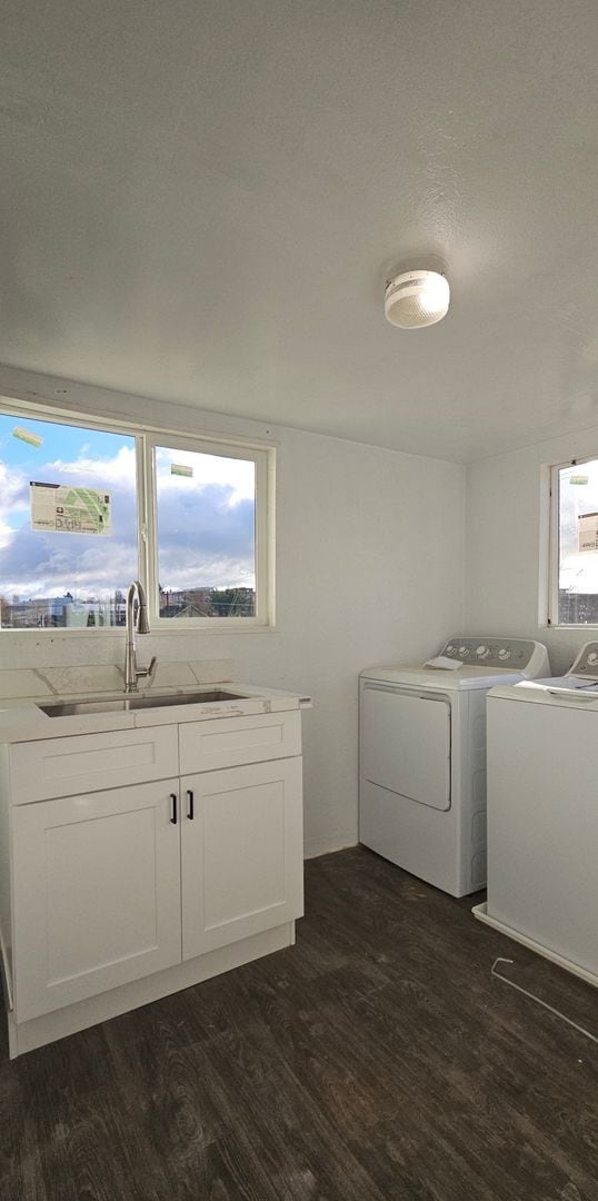 Building Photo - Duplex upper unit in Central District