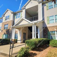Building Photo - 3203 Fairington Ridge Cir