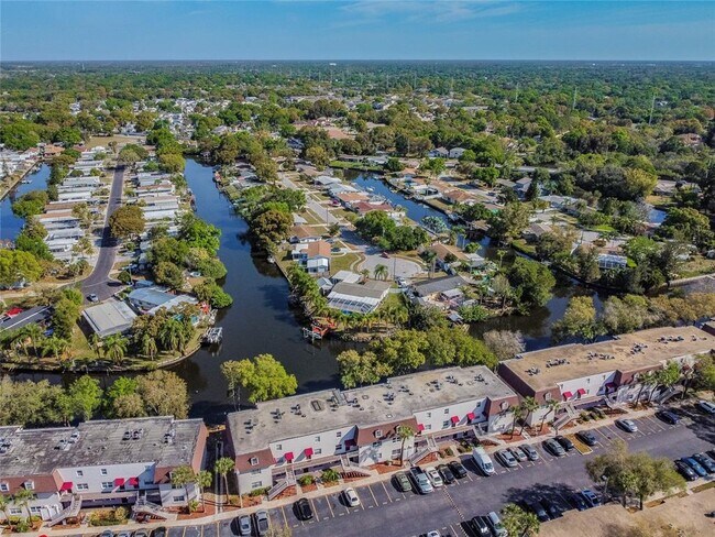 Building Photo - 9125 Tudor Dr