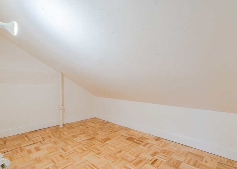 Large Storage Room - 107 May St