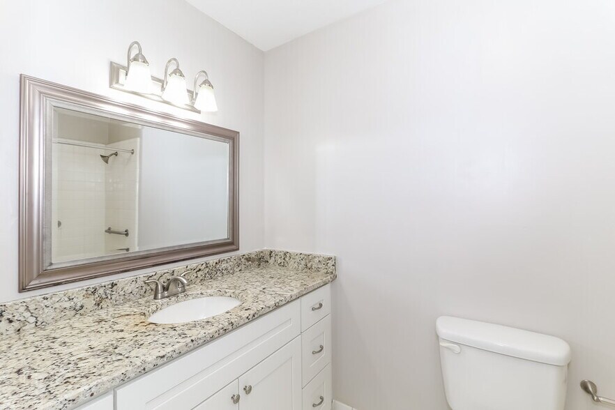 Building Photo - 7298 Cedar Ln Dr