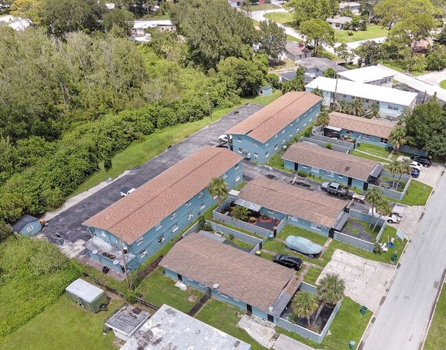 Building Photo - 1343 W Point Dr