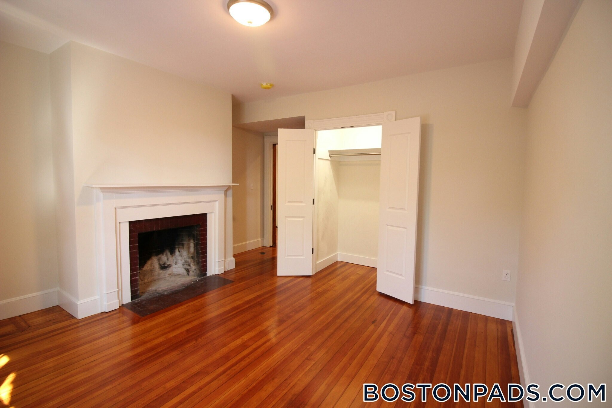 Building Photo - 65 Beech Glen St