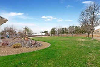 Building Photo - Spacious 5 bed 3 bath with large back yard.