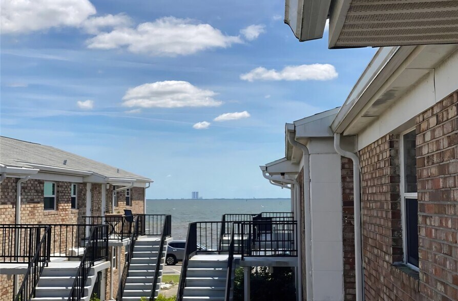 Building Photo - 190 E Olmstead Dr