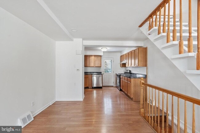 Building Photo - 236 Gerritt St