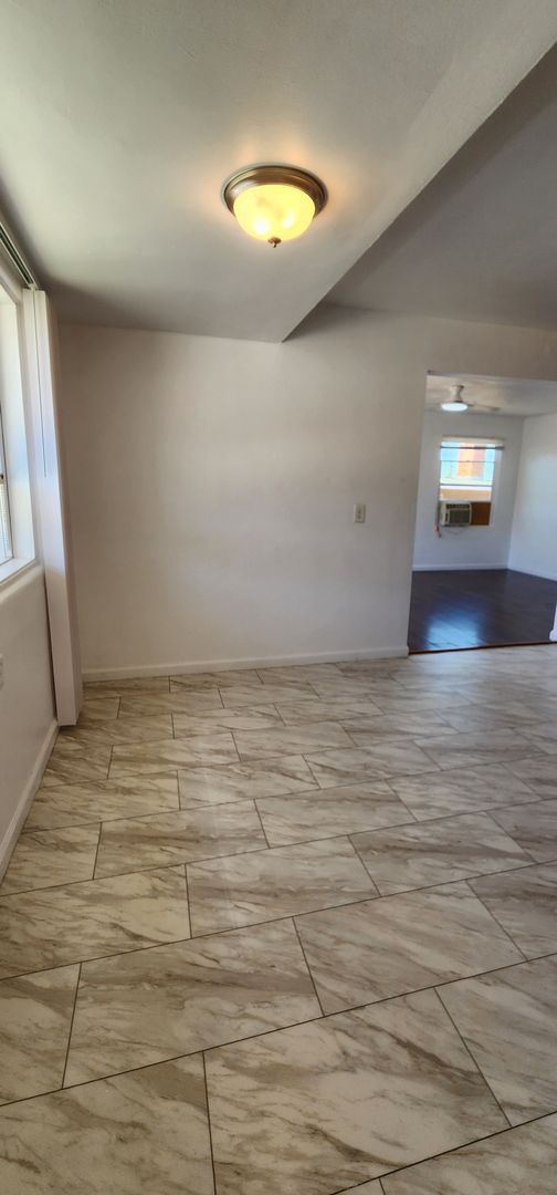 Building Photo - $500 Move in Special!! Spacious 3bdr house near College Grove!