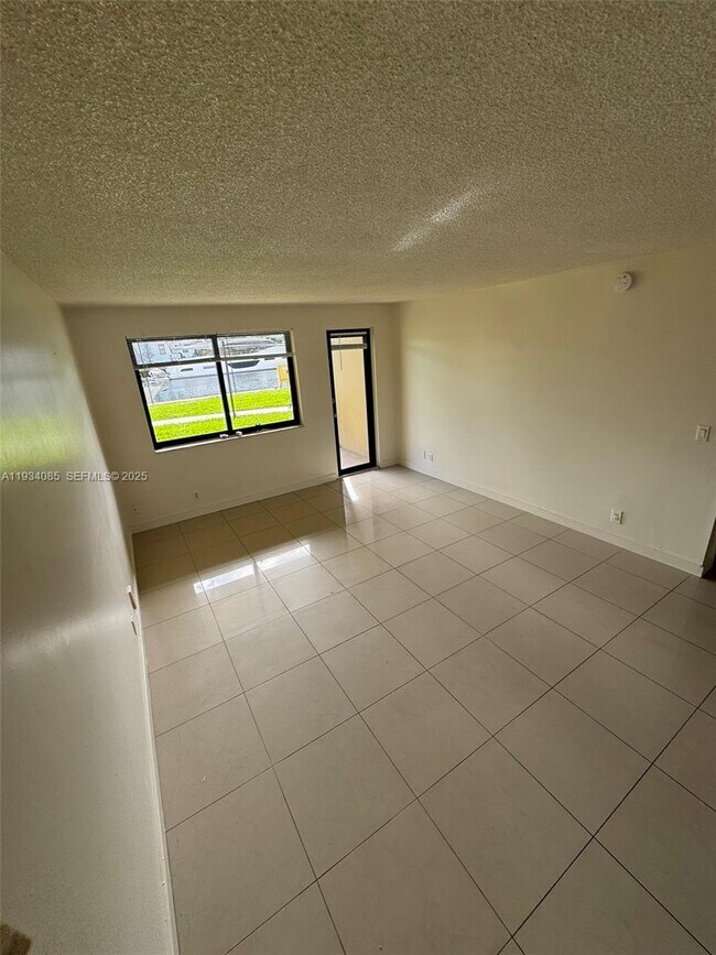 Building Photo - 301 Golden Isles Dr