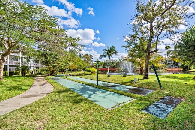 Building Photo - 777 SE 2nd Ave