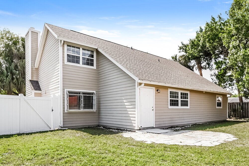 Building Photo - 104 1st St Ct