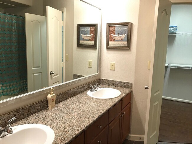 Building Photo - 1711 Old Spanish Trl