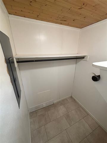 Building Photo - 1241 Evergreen Dr