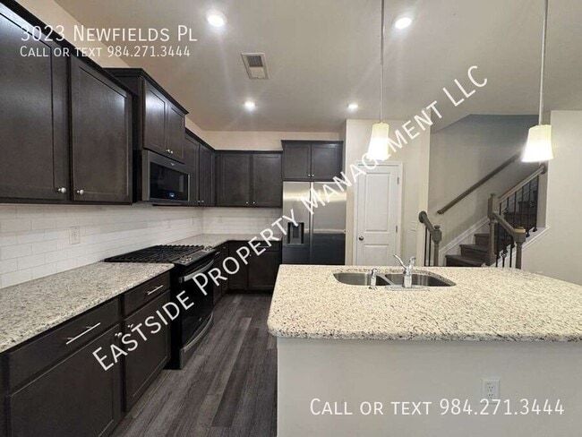 Building Photo - 3023 Newfields Pl