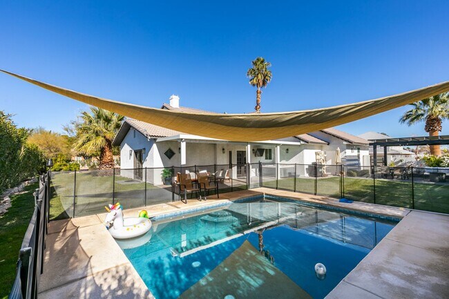 Building Photo - ZONE 8 - 4BD, 2 PRIMARY SUITES, POOL + SPA, OVER AN ACRE, HIGHLY UPGRADED + RENT INCLUDES POOL SE...