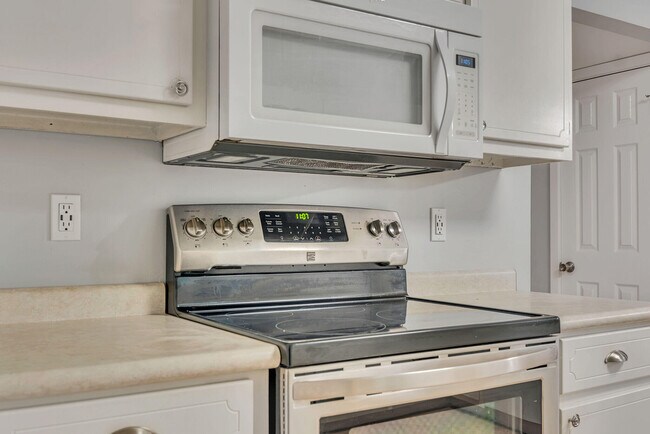 Building Photo - 467 Sandy Ridge Cir