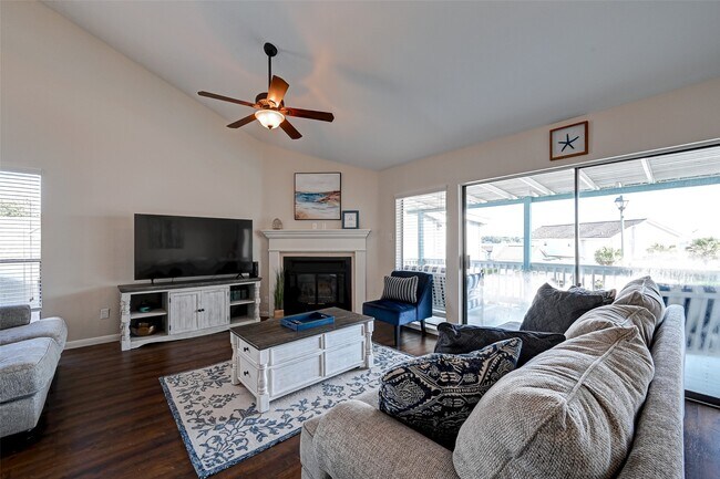 Building Photo - 88 Lakeview Village