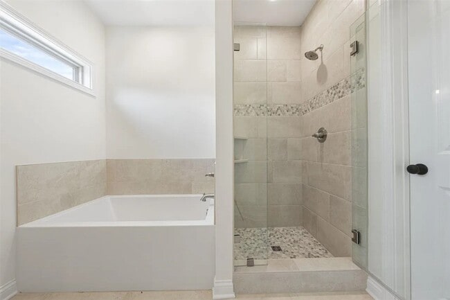 Building Photo - 822 Sheldrake Ln