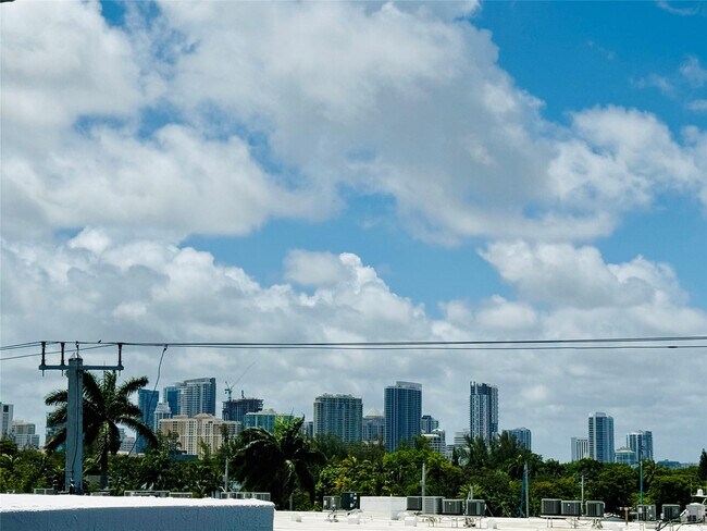 Building Photo - 1490 SE 15th St