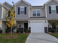 Building Photo - 831 Powder Br Dr