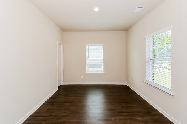 Building Photo - 143 Innis Brk Cir