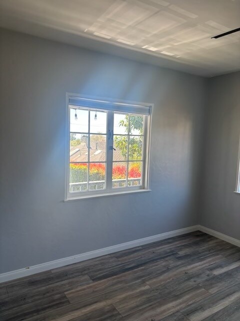 Building Photo - 509 E Valerio St