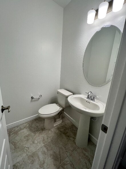 Building Photo - 12733 W Ocotillo Rd