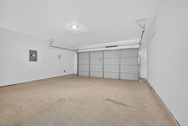 Building Photo - 28739 Bottom Grass Trl